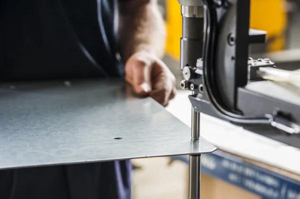 Fitting inserts and nuts